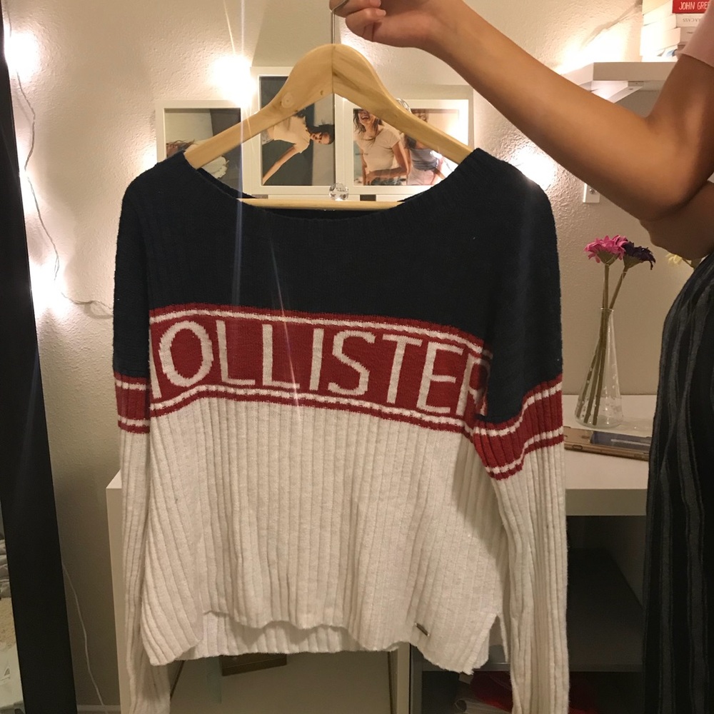 HOLLISTER CO SWEATER